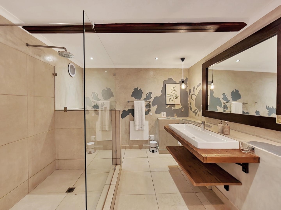 2 Bedroom Property for Sale in Sea Point Western Cape